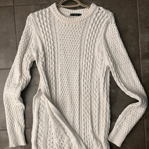 ‼️ 2️⃣0️⃣‼️ EUC ZARA KNIT (medium) - Picture 1 of 4